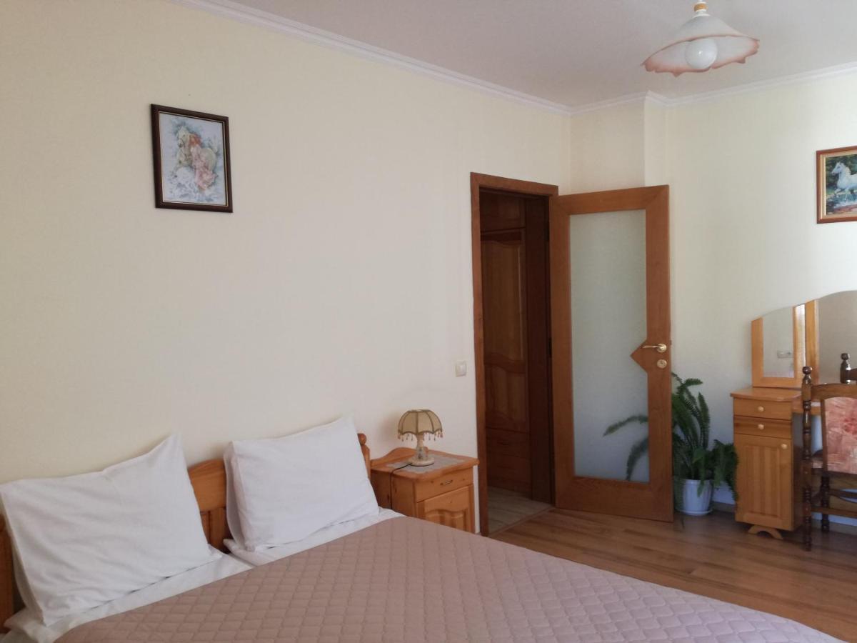 Guest House Benita เดวิน ภายนอก รูปภาพ