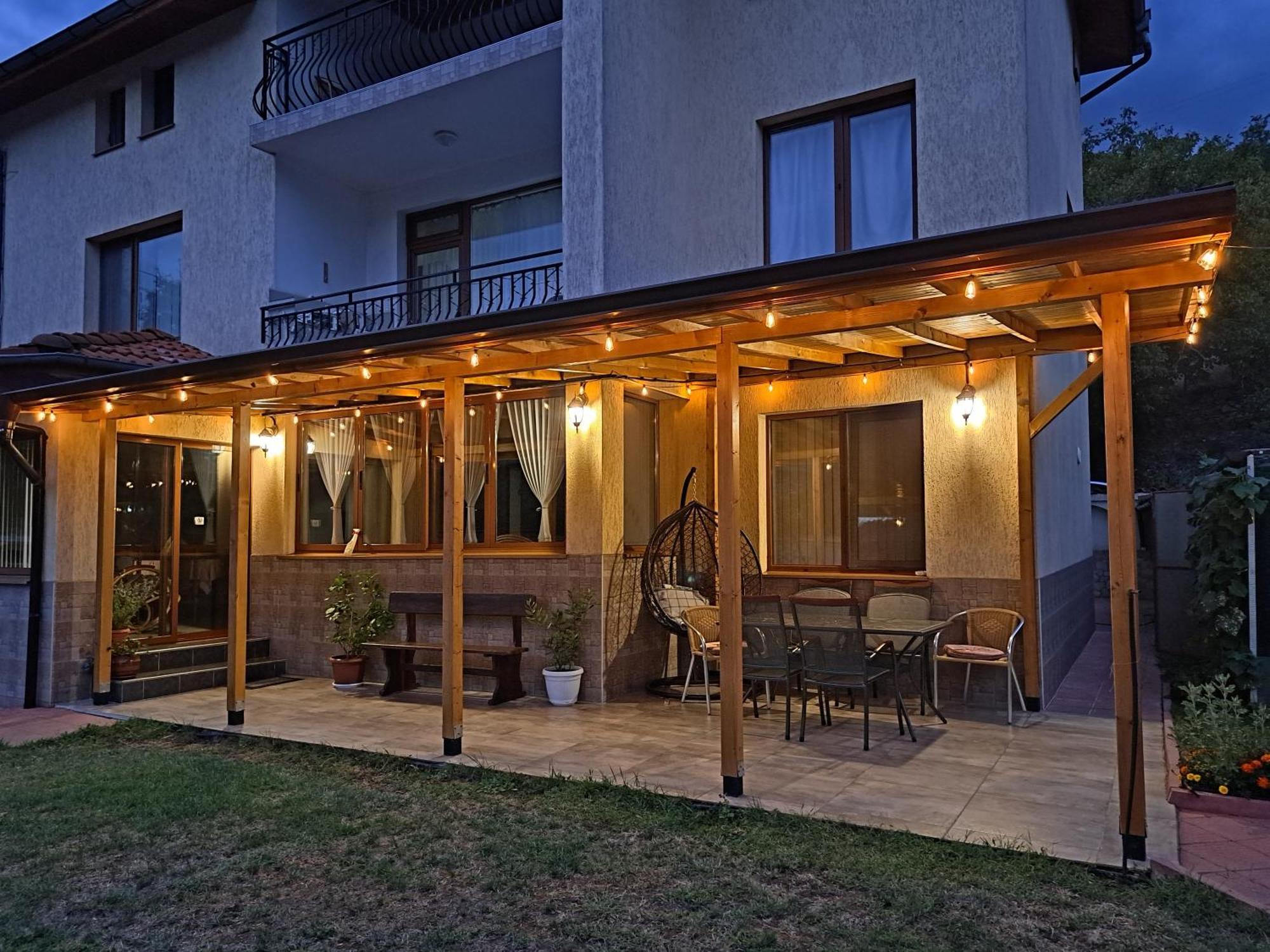 Guest House Benita เดวิน ภายนอก รูปภาพ