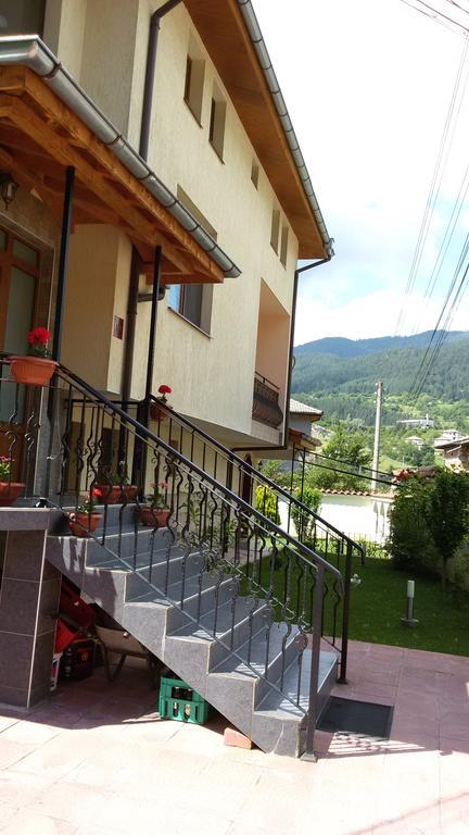 Guest House Benita เดวิน ภายนอก รูปภาพ